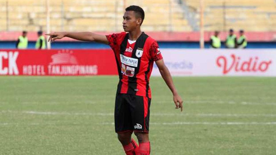 Indosport - Osvaldo Haay, saat memperkuat Persipura Jayapua.